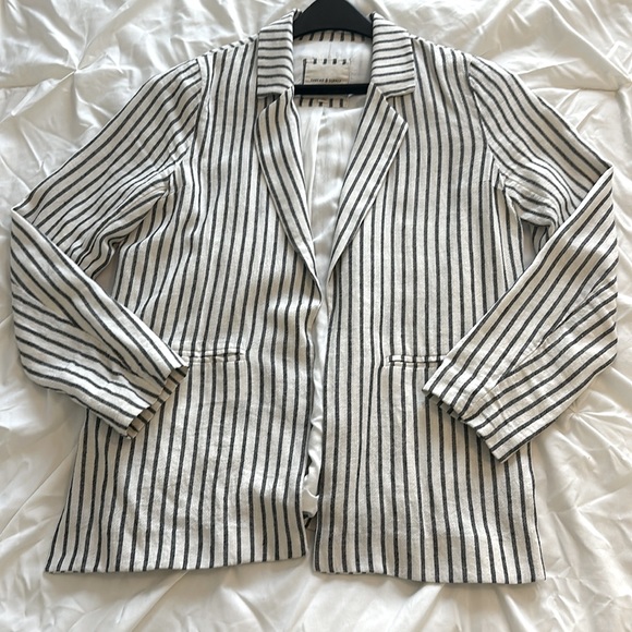 Thread & Supply black and white striped M oversized blazer - Picture 2 of 2